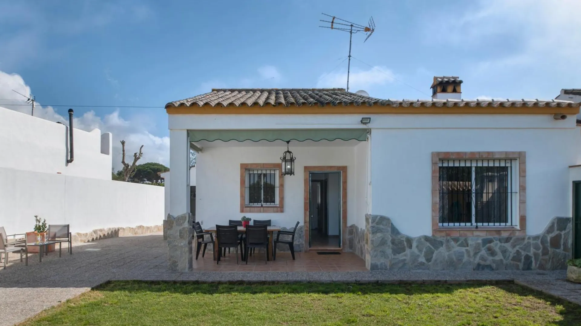 Casa Nesenka 1 Villa Zahora 0*,
